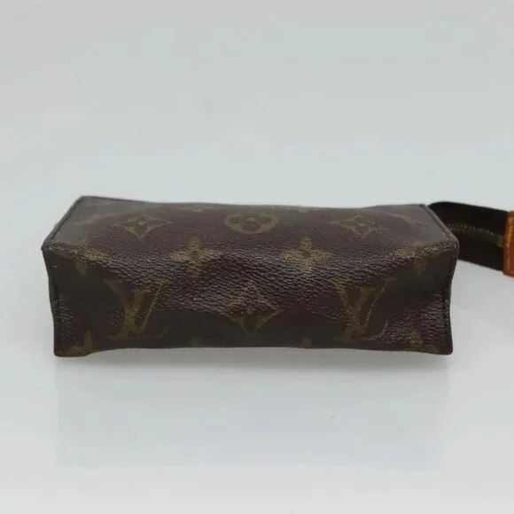 LOUIS VUITTON Monogram Poche Toilette 15 Pouch